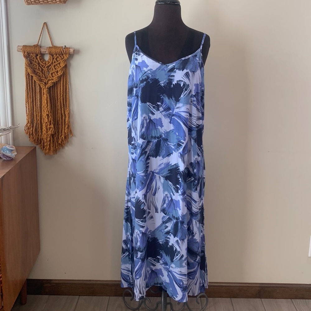 RVCA Dress - adjustable back strap - low cut back - Spring summer